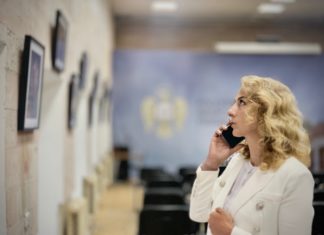 На площадке студенческого центра РПУ «Новая площадь» при храме под Вязом открылась православная фотовыставка