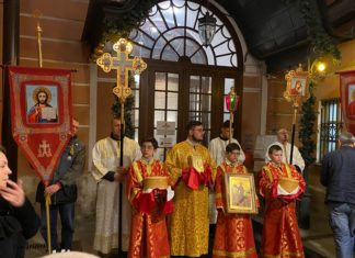 Духовенство и прихожане Храма апостола Иоанна Богослова встретили Светлое Христово Воскресение